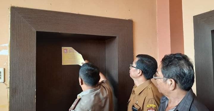 (Ignatius/taslabnews)
Pembukaan segel tempat hiburan hotel.