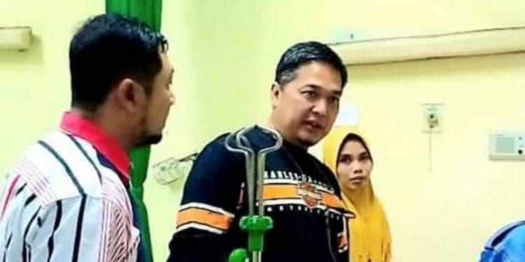 Kadinkes Asahan dr Aris mengunjungi pasien penderita tumor mata