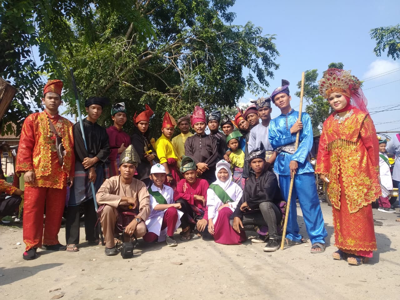 Pesilat Seni Melayu dan Alam Tengkulok Ikut Meriahkan Pawai HUT Kota Tanjungbalai ke 399 