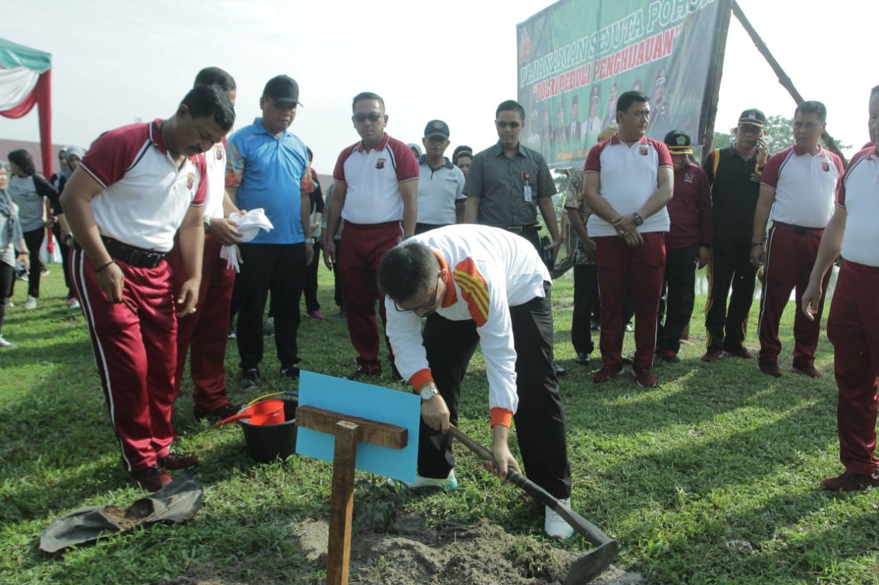 Pesan Kapolres Asahan di Acara Penanaman 200 Pohon: