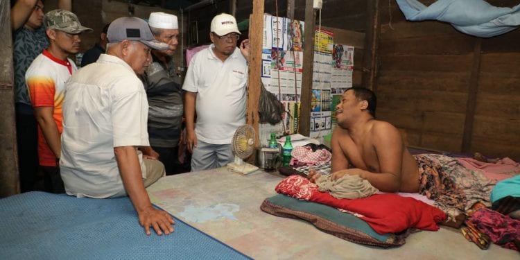 Penderita Lumpuh dan Ginjal Terima Bantuan dari Bupati Asahan