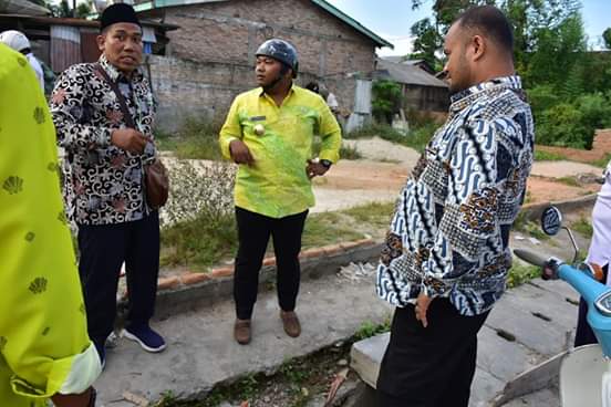 Tinjau Pengerukan Drainase, Wali Kota Tanjungbalai Minta Warga Jaga Kebersihan Lingkungan