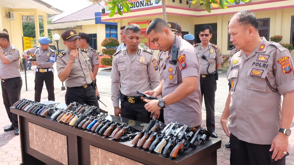 Kapolresta Tanjungbalai Periksa Senpi Dinas Jajarannya