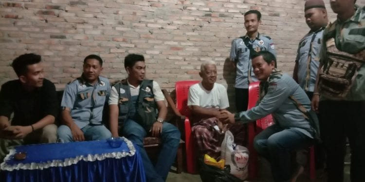 GM Pekat-IB Asahan Bagi Sembako ke Warga Kurang Mampu