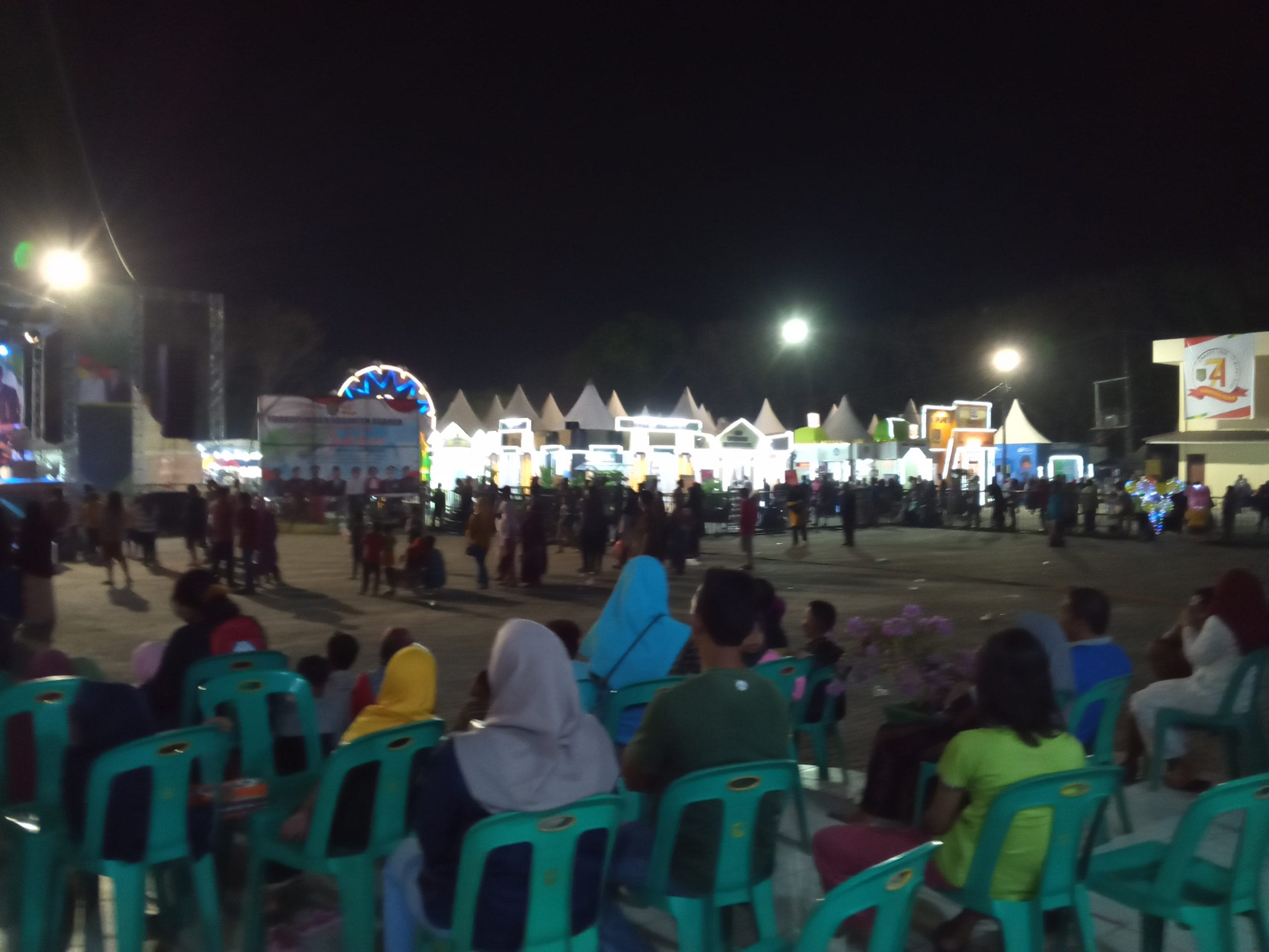 Warga yang menyaksikan Asahan Expo.