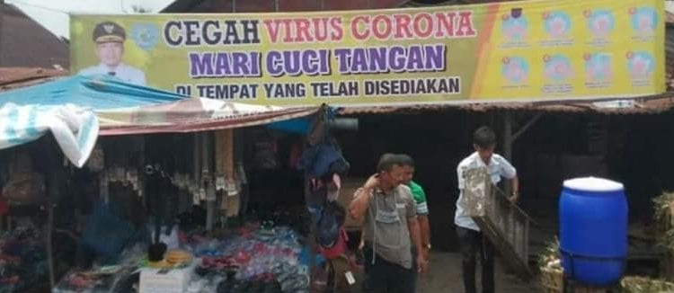 Tempat cuci tangan untuk warga yang berada di Pasar Sigambal Rantauprapat yang disediakan oleh Disperindag Labuhanbatu.