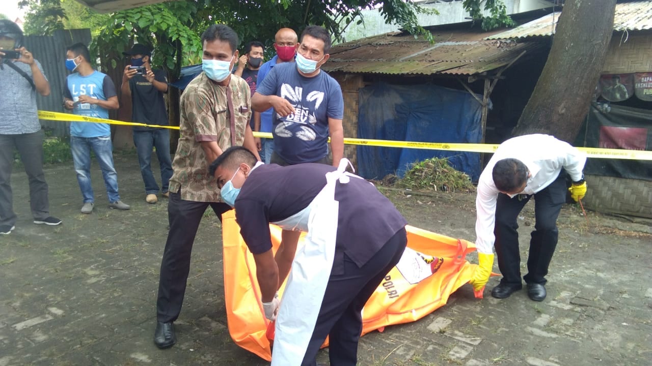 Mayat Pria Tua Ditemukan Terkapar di Warung di Daerah Sentang, Asahan Ini Videonya