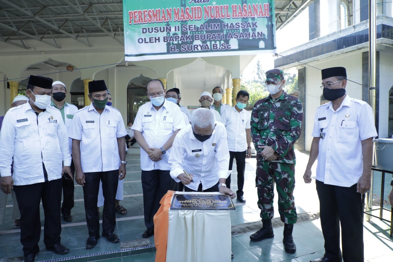 Letakan Batu Pertama Pembangunan Musholla Al Fajar, Bupati Asahan dan Dandim Sumbang 100 Sak Semen