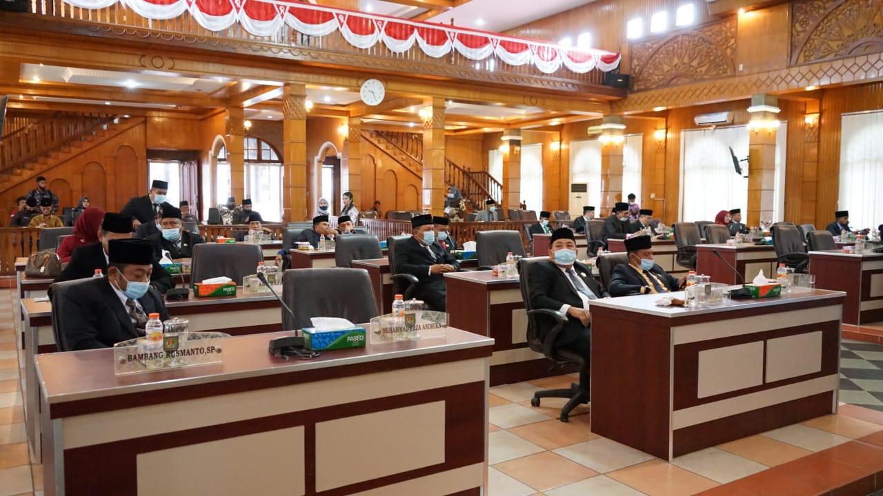 Dengar Pidato Presiden, Bupati Asahan Hadiri Rapat Paripurna DPRD