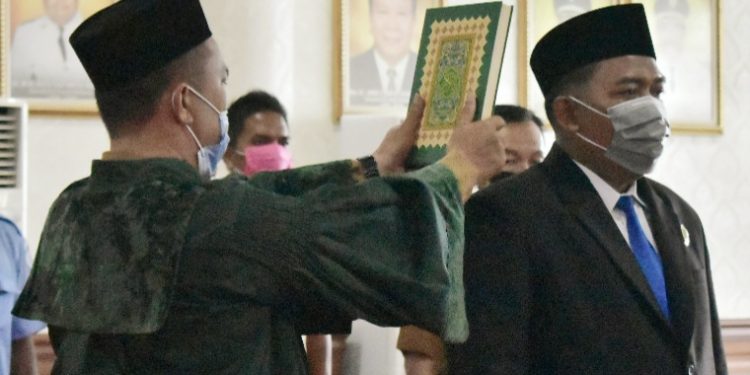 Pelantikan dan pengambilan sumpah jabatan Zuhdi Gobel menjadi Dirut PDAM Tirta Kualo Tanjungbalai 2020 - 2024.