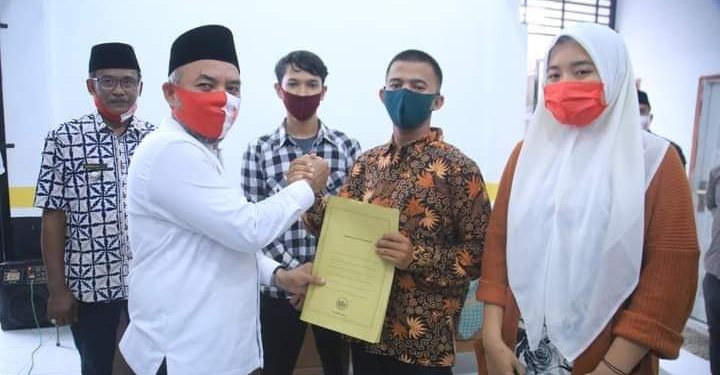 Bupati Labuhanbatu saat menerima kunjungan dari mahasiswa/i.