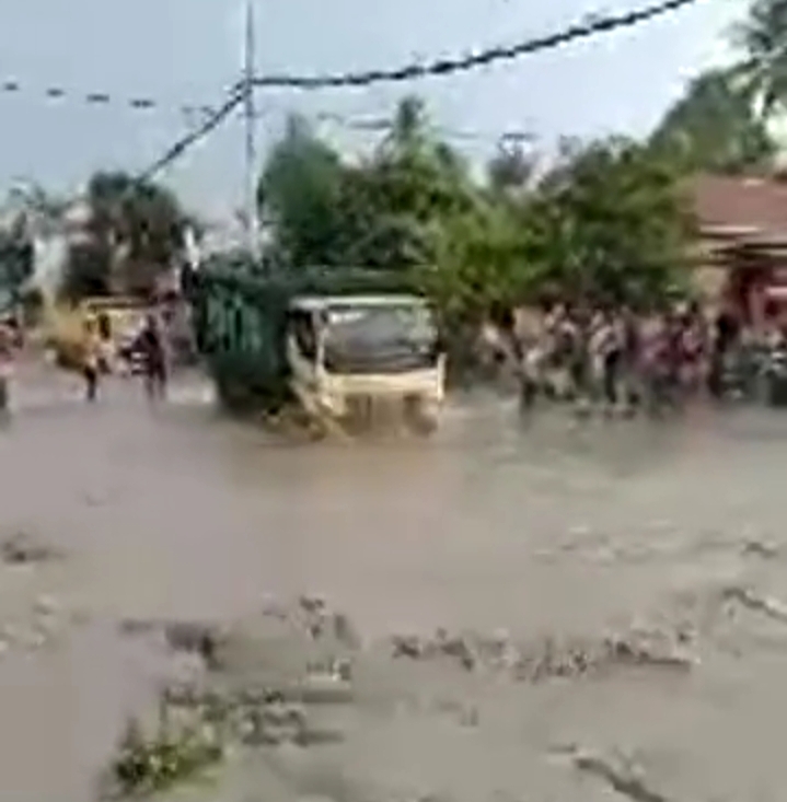 Kondisi jalan penghubung Kota Pematangsisntar ke Perdagangan