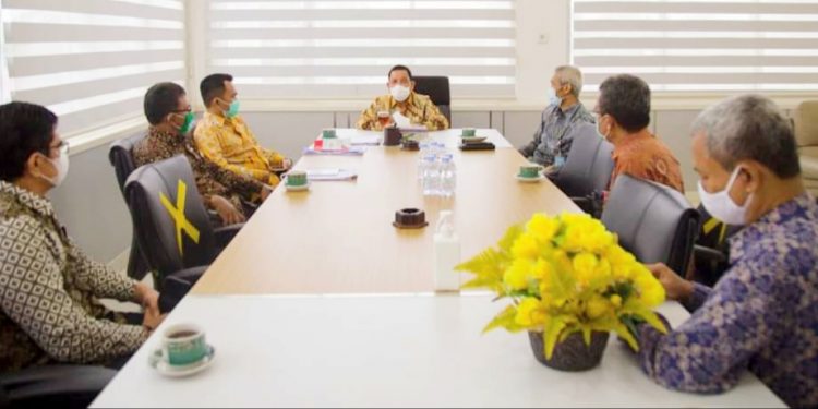 Pjs Bupati Labuhanbatu Drs Mhd Fitryus SH MSP saat membuka acara tersebut.