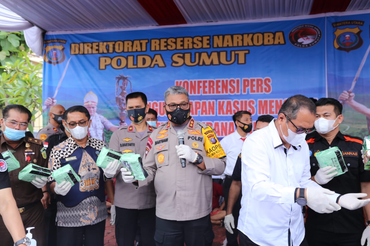 Pers rilis pengungkapan kasus narkoba.