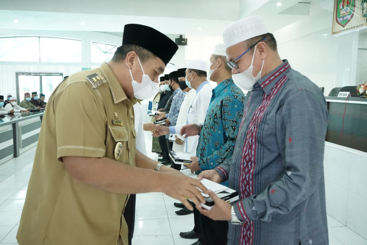 Bupati Asahan Beri Penali Kasih pada Para Ustad