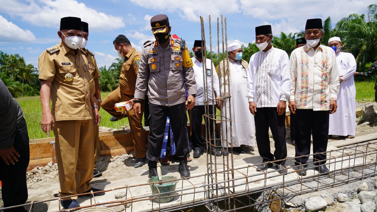 Bupati dan Kapolres Asahan Hadiri Peletakan Batu Pertama Pembangunan Pondok Pesantren