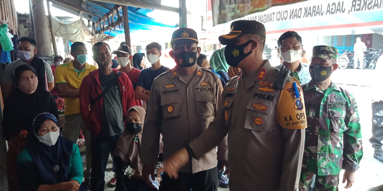 Tinjau Pelaksanaan Vaksin, Kapolres Asahan Bagikan Sembako