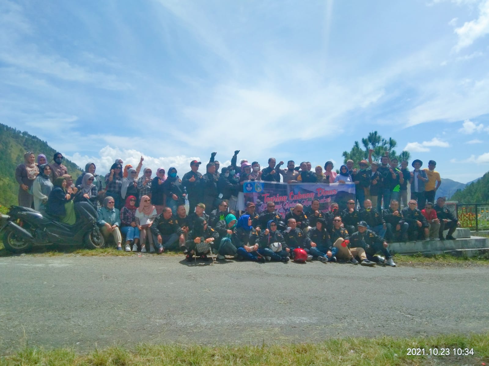 Kasek SMA se Asahan dan Batubara Touring ke Samosir