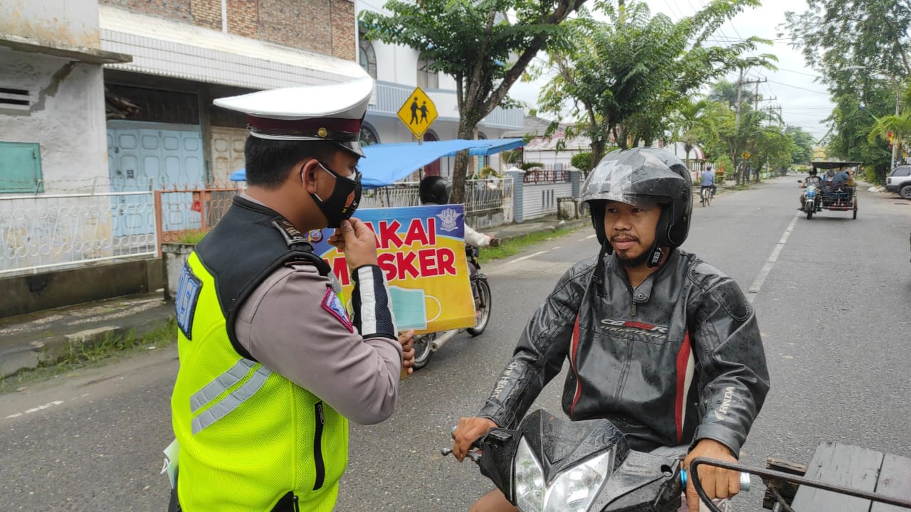 Tekan Penyebaran Covid-19, Sat Lantas Polres Tanjungbalai Kembali Imbau Warga Patuhi Prokes