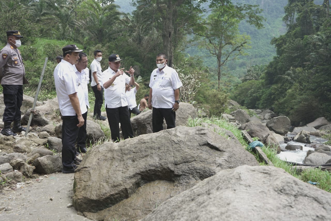 Bupati Asahan tinjau air terjun ponot