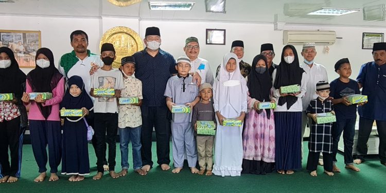 20 Anak Yatim Terima Santunan dari BKM Mesjid Agung H Achmad Bakrie Kisaran