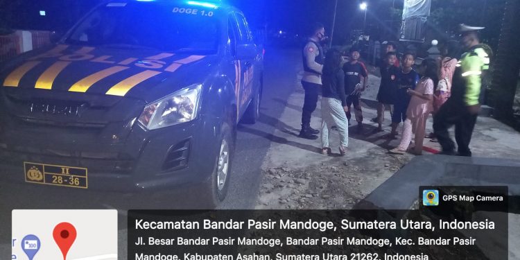 Personel Polsek BP Mandoge Polres Asahan Patroli Asmara Subuh