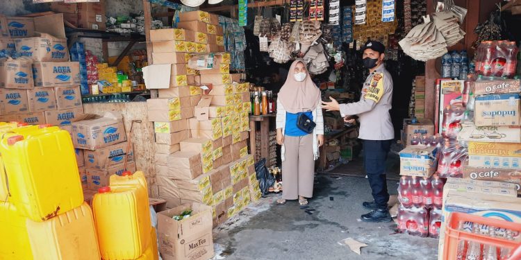 Bhabinkamtibmas Polsek Kota Kisaran Polres Asahan Pantau Harga Sembako