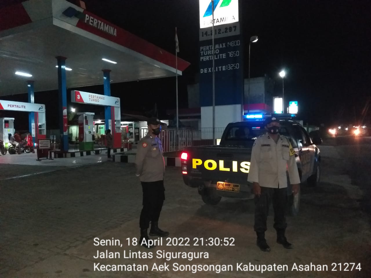 Personel Polsek Bandar Pulau Polres Asahan Patroli Blue Light