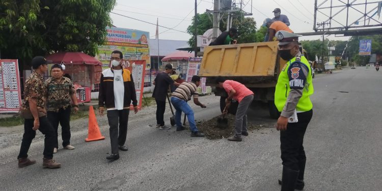 Sat Lantas Polres Asahan Lakukan kegiatan Survey Perbaikan Jalan Rusak 