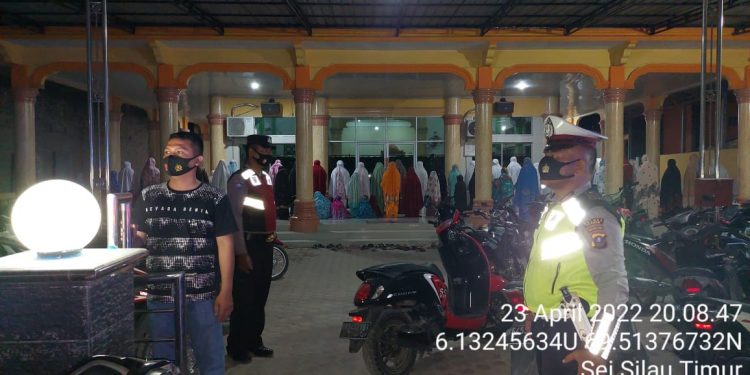 Polsek Prapat Janji Patroli Salat Tarawih serta Beri Imbauan Prokes di Mesjid dan Obyek Vital