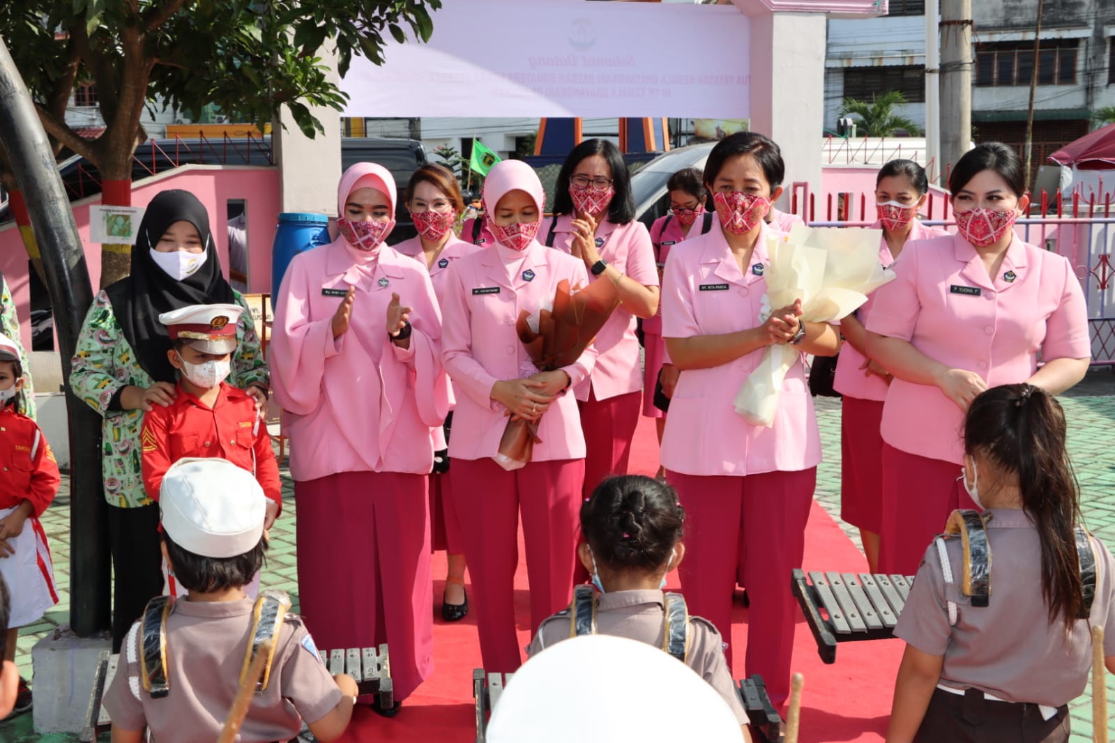 Kunjungi Yayasan Sekolah TK Kemala Bhayangkari Asahan, ini Pesan Ketua Bhayangkari Sumut