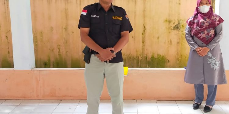 Dalam menyambut Hari Bhayangkara Ke – 76, Kepolisian Negara Republik Indonesia melalui Divisi Humas Polri membuka pendaftaran perlombaan Menulis Surat Untuk Bapak Kapolri yang diperuntukan untuk siswa SD, SMP dan SMA sederajat se-Indonesia. Menindak lanjuti hal tersebut