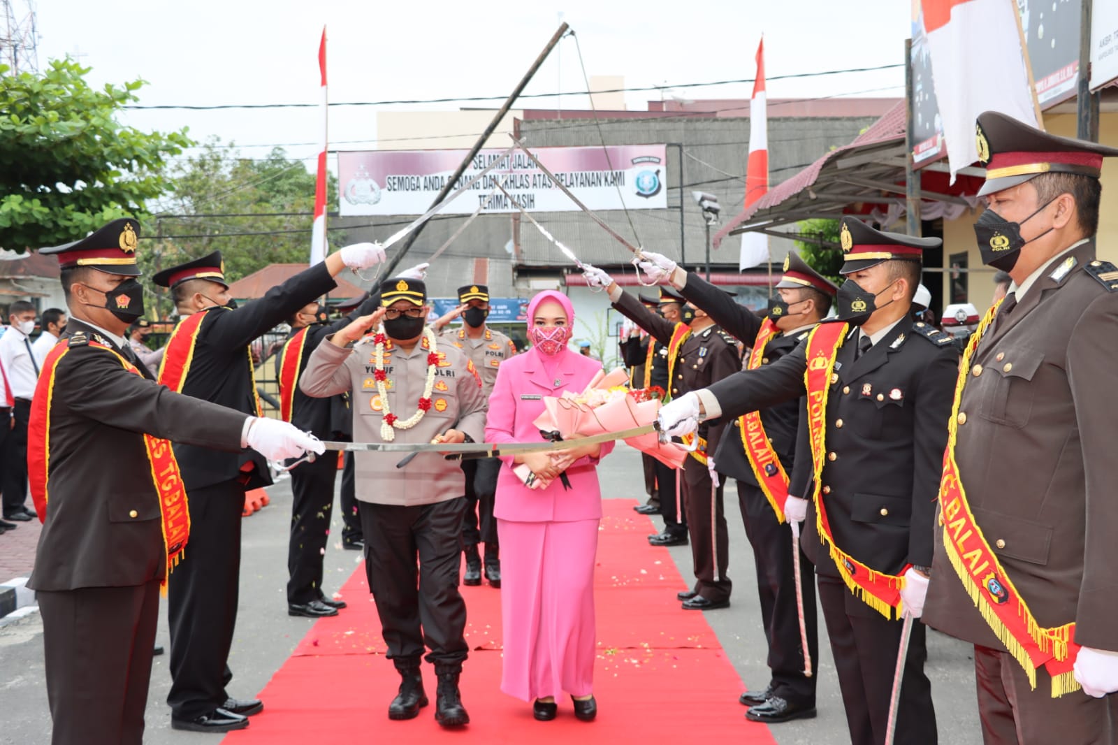 Polres Tanjungbalai Gelar Farewel Parade Dari AKBP Triyadi ke AKBP Ahmad Yusuf Afandi