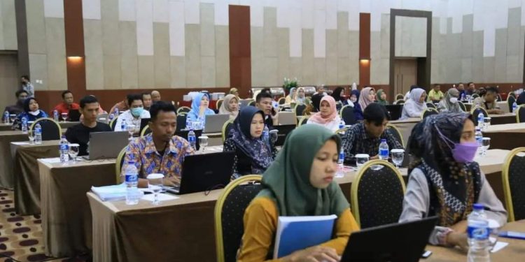 Para peserta saat mengikuti Workshop rencana pembangunan jangka menengah daerah (RPJMD) tahun 2021-2026 di Hotel Convention Centre Balige Toba.