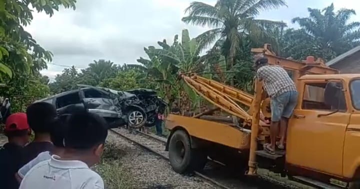 Ditabrak Kereta Api di Asahan, Bapak dan Anak Tewas