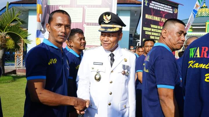 Plt Walikota Tanjungbalai saat di lapas Pulau Simardan.