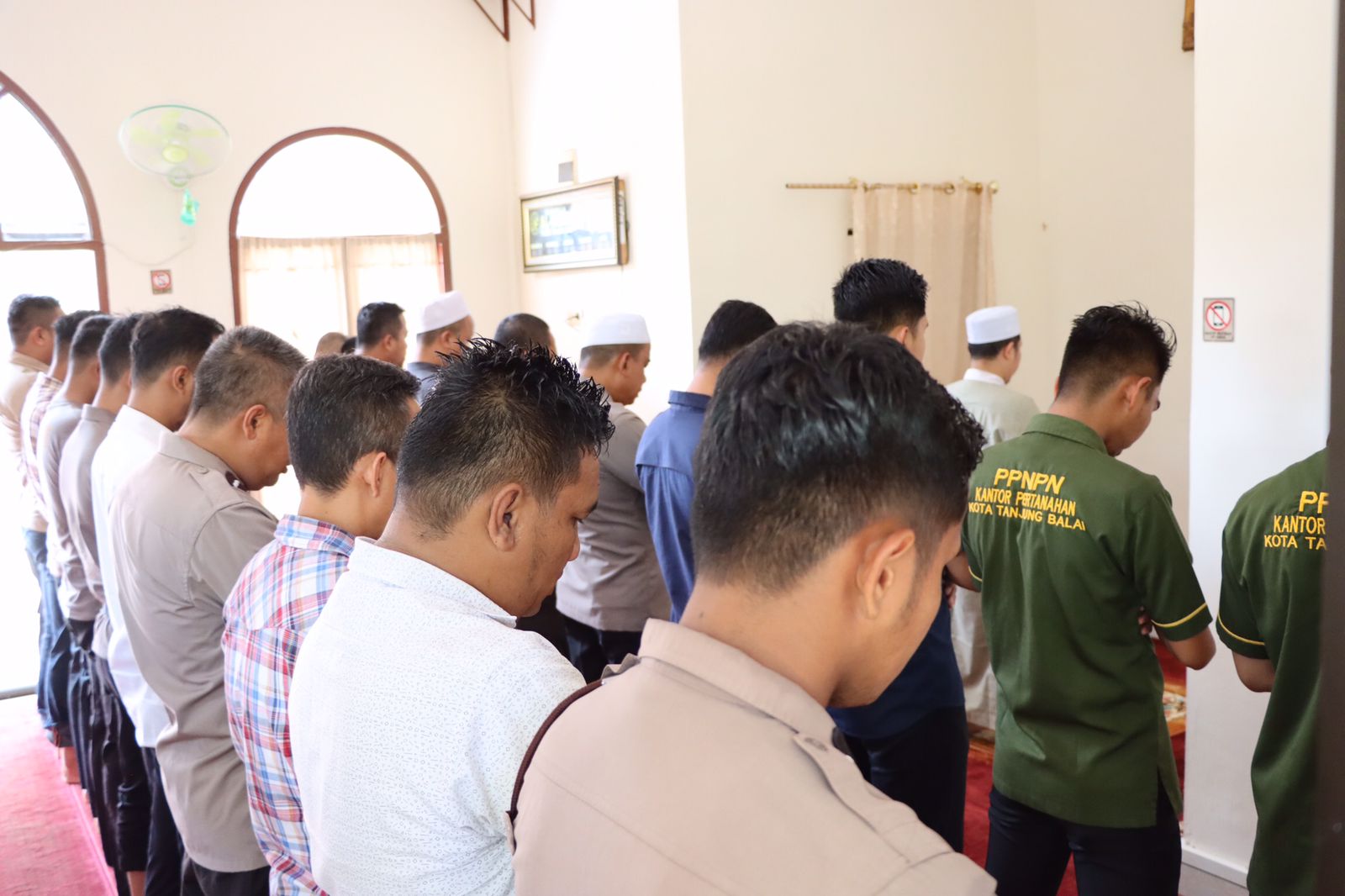 Polres Tanjungbalai Gelar Salat Gaib dan Doa untuk Korban Tragedi Kanjuruhan di Malang