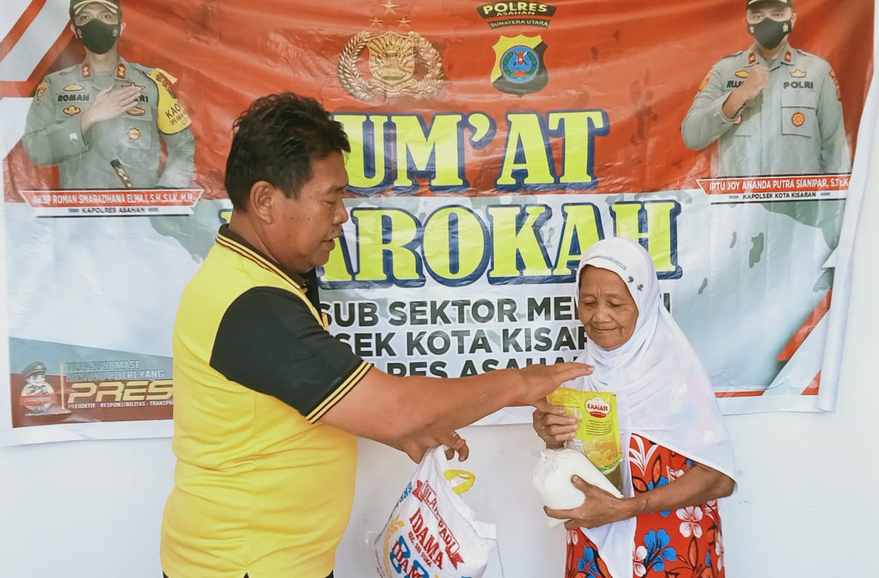 Jum'at Barokah, Kaposiyan Meranti Bagikan Sembako ke Warga Kurang Mampu