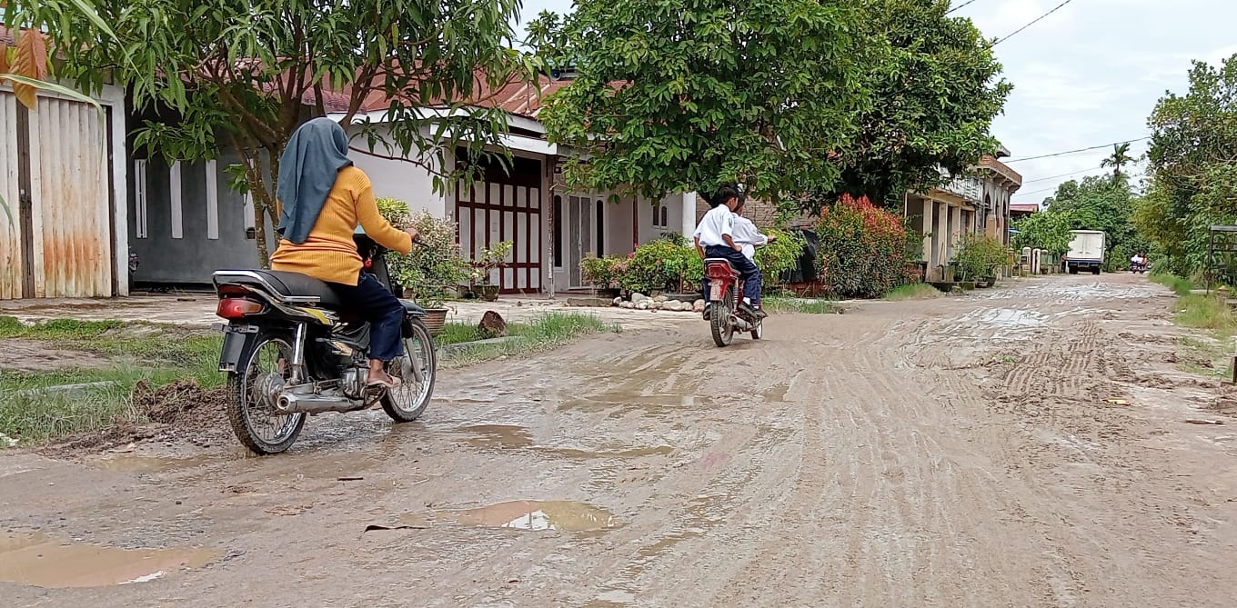 Warga di Sei Beluru Berharap Jalan di Desa Mereka Diperbaiki, Jika Hujan Becek, Kalau Kemarau Berdebu