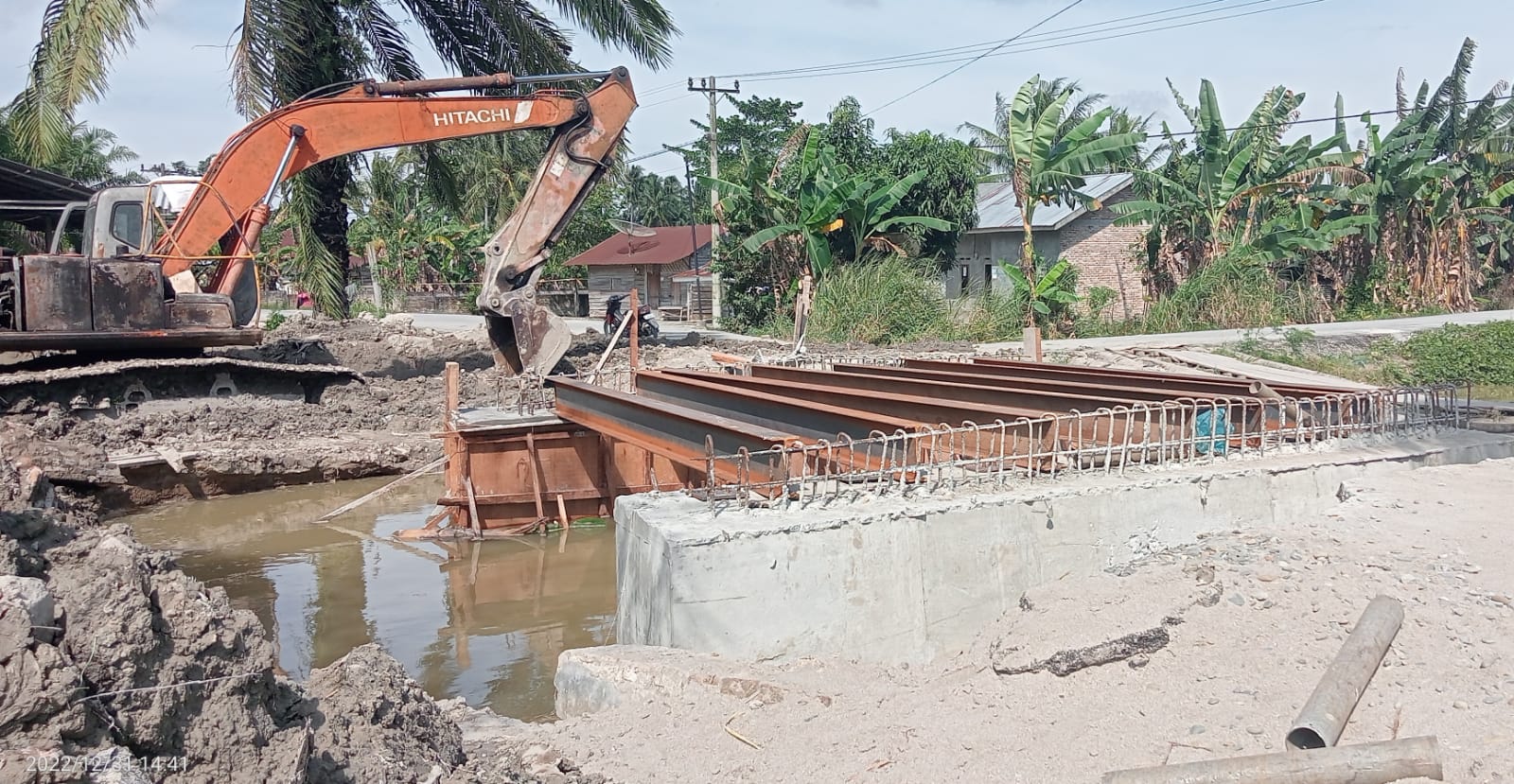 Aneh, Sudah Awal Tahun 2023 Tapi Pengerjaan Proyek Jembatan di Rawang Panca Arga Baru Siap 40 Persen