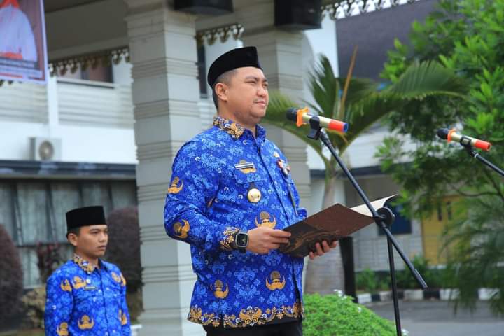 Bupati Labura, Hendriyanto Sitorus, menjadi Inspektur Upacara di Hari Kesaktian Pancasila, Minggu pagi (1/10/2023) 