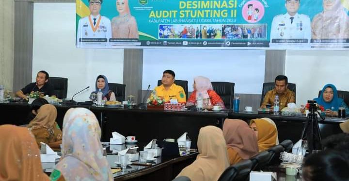 Bupati Labura, Hendriyanto Sitorus, membuka secara resmi acara Diseminasi Kasus Audit Stunting tahap II, Selasa (31/10/2023), di aula Ridho Yaman kantor bupati Labuhanbatu Utara 