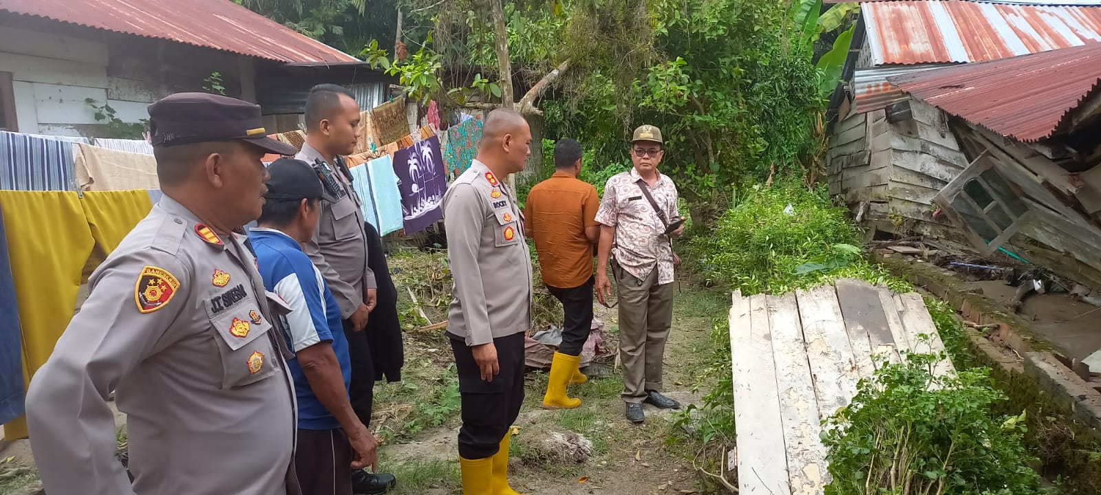 Pasca banjir yang melanda di Wilayah Kecamatan Tinggi Raja,