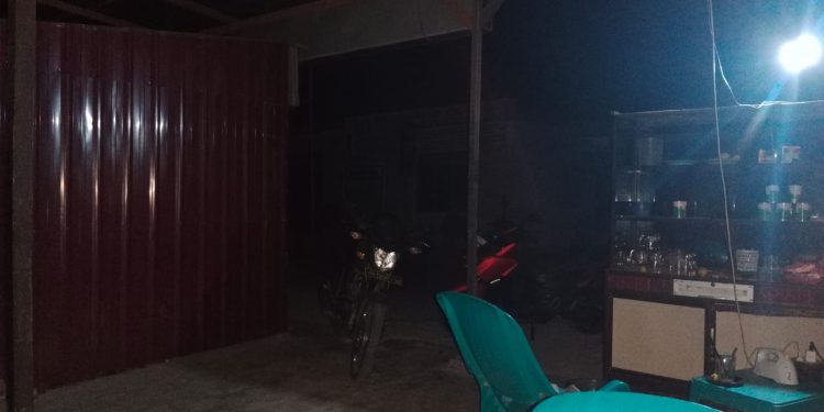 Rumah warga yang terdampak pemadaman listrik.