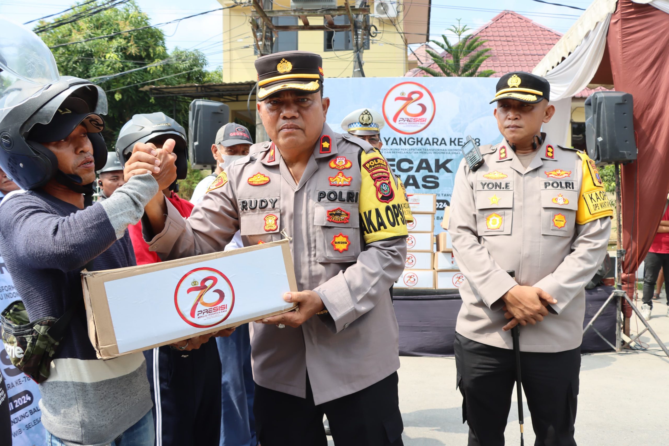 Polres Tanjungbalai Berikan 1.000 Paket Bansos