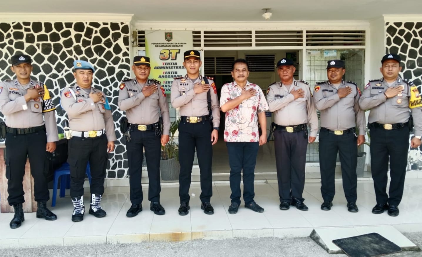 Kapolsek Kota Kisaran Silahturahmi dengan Camat Meranti