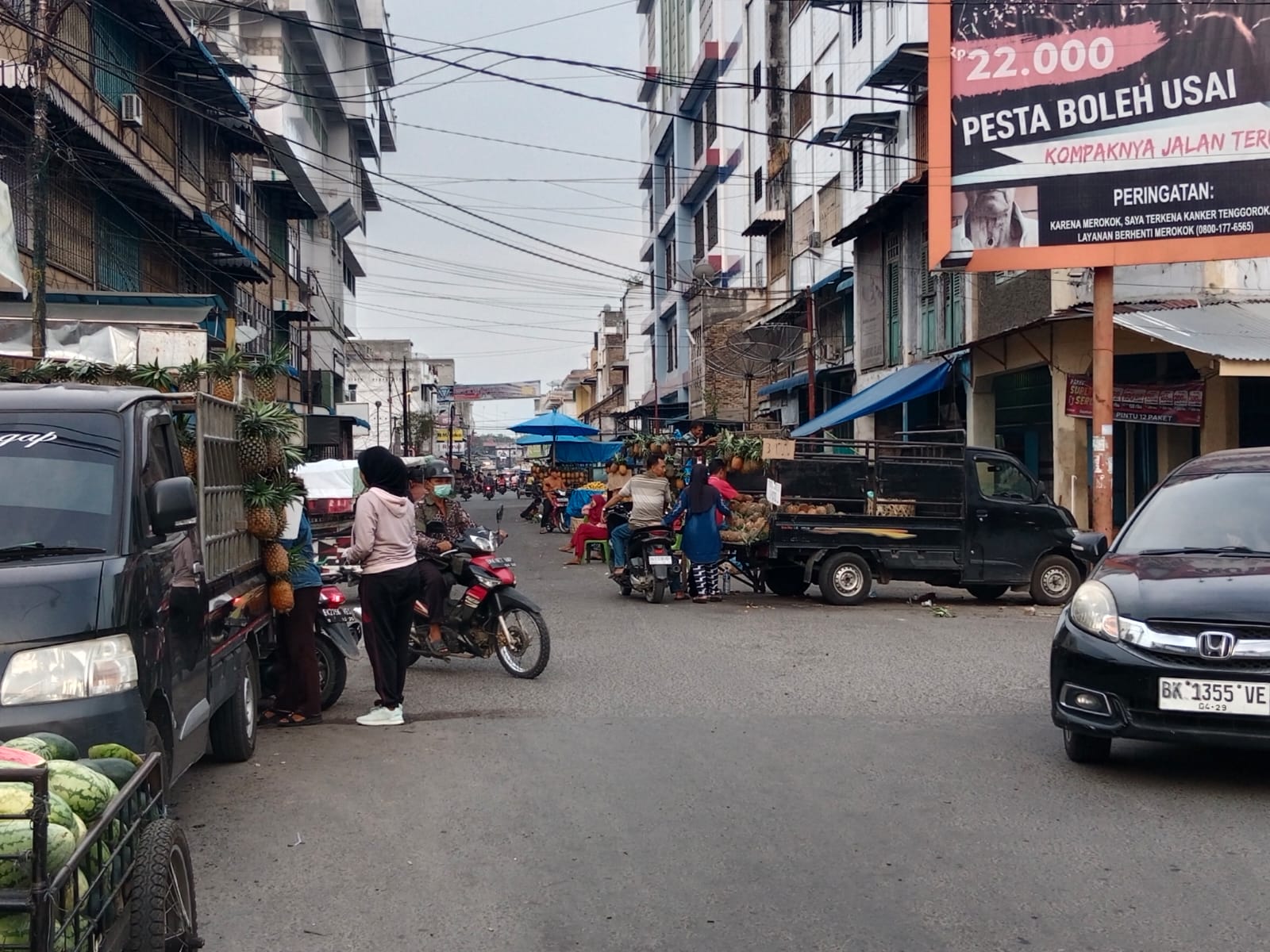 Terkait Pedagang Buah di Jalan Diponegoro