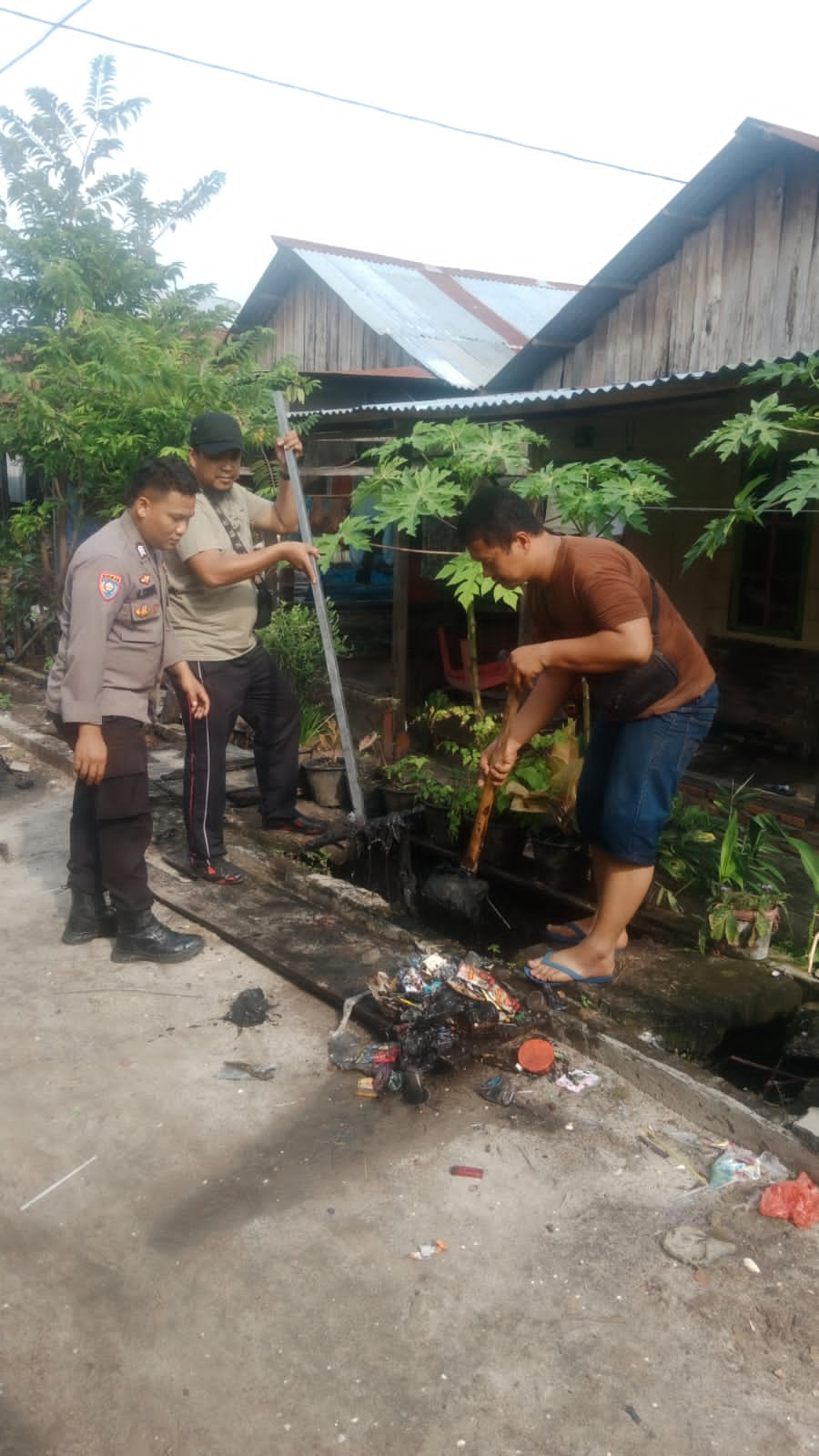 Polres Tanjungbalai, Hipmaperkam dan Masyarakat Bersihkan Parit