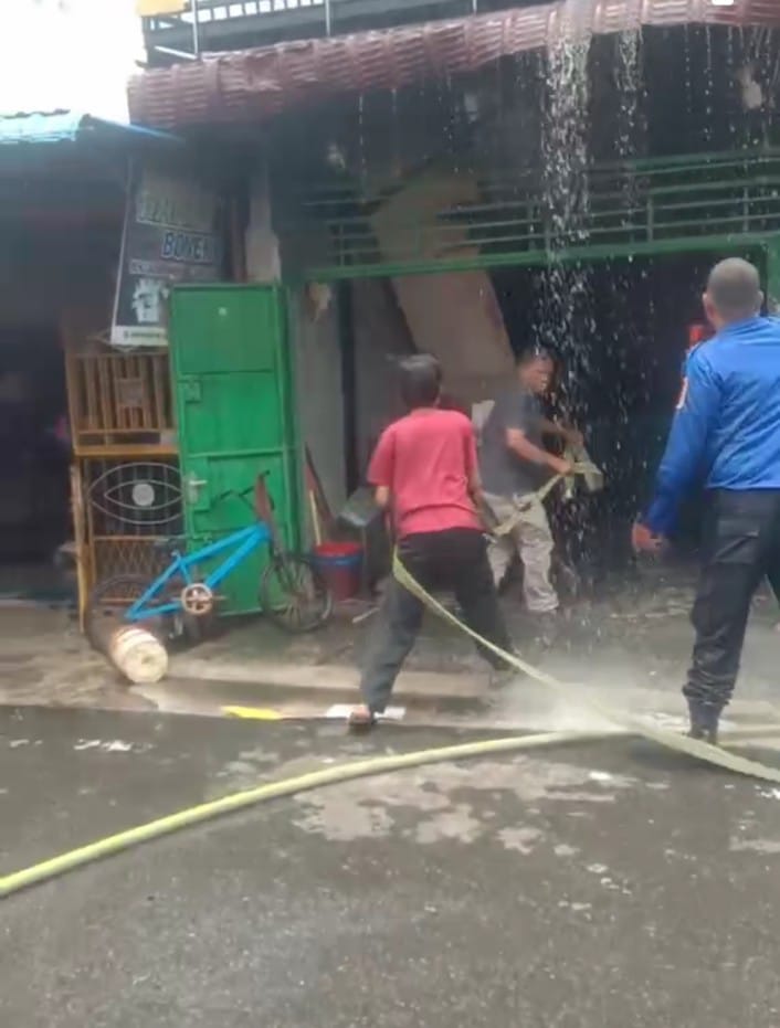 Jelang Sholat Jumat, 3 Rumah di Asahan Ludes Terbakar.