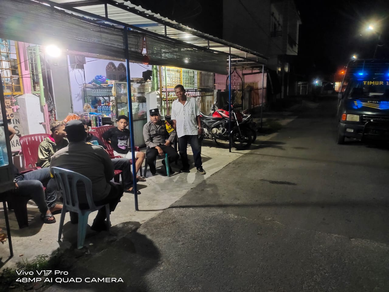 Personel Polsek Datuk Bandar Timur Lakukan Patroli dan hunting Sambil Menyapa Warga